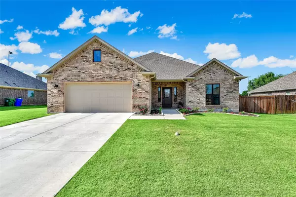 109 PRAIRIE GRASS Drive,  Whitesboro,  TX 76273