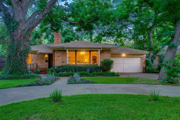 1614 Kessler Parkway, Dallas, TX 75208