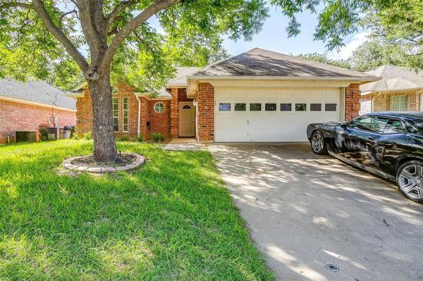 1306 Hidden Glade Drive, Mansfield, TX 76063