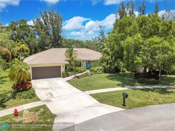 9475 Old Pine Rd, Boca Raton, FL 33428