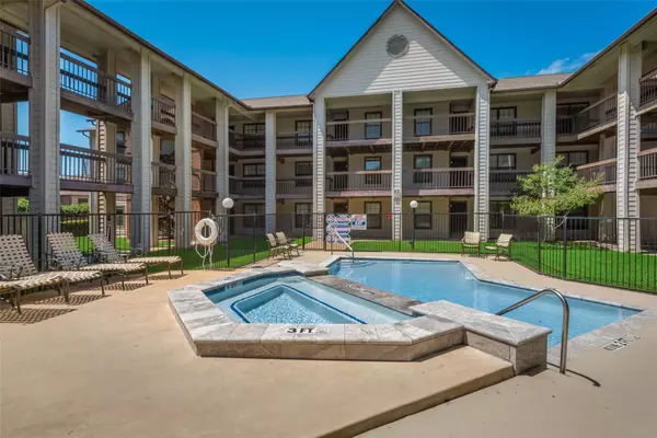 218 N Texas Boulevard #305, Denton, TX 76201