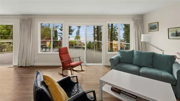 Saanich, BC V8N 3W1,4601 Seawood Terr