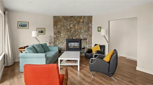 Saanich, BC V8N 3W1,4601 Seawood Terr