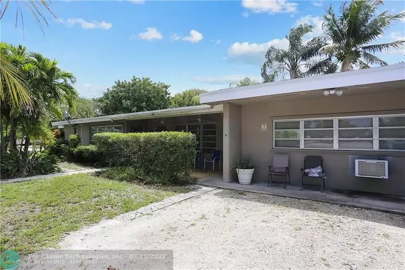 2416 SE 2nd St, Pompano Beach, FL 33062