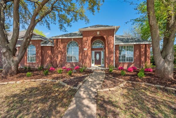 2502 Crosslands Drive, Garland, TX 75040