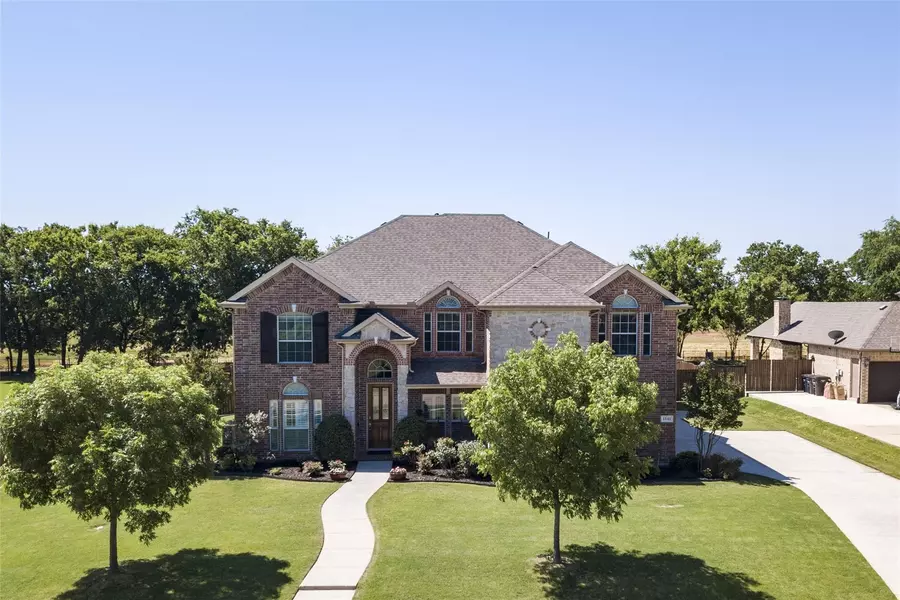 1541 Bassett Hound Drive, Fort Worth, TX 76052