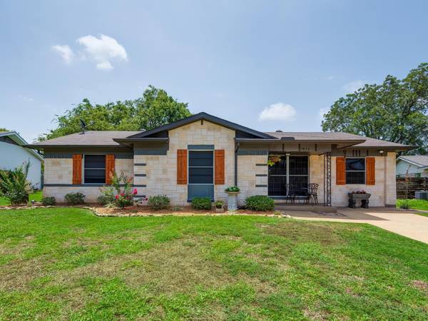 2822 Hollandale Lane, Farmers Branch, TX 75234