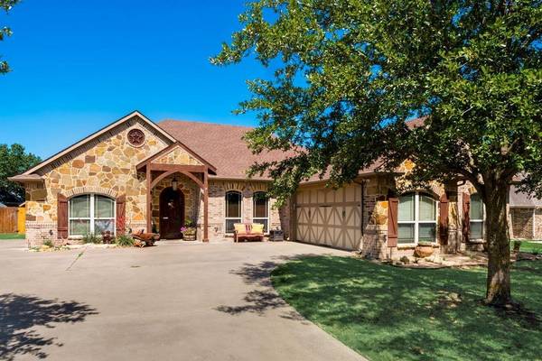 2408 Sleepy Hollow Road, Ennis, TX 75119