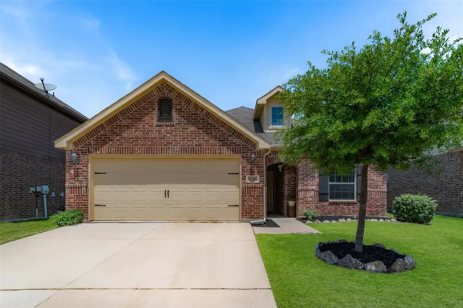 5740 Diamond Valley Drive, Fort Worth, TX 76179