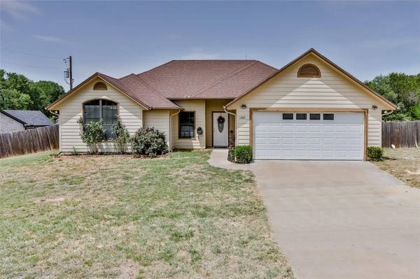 1005 Corral Drive, Granbury, TX 76048