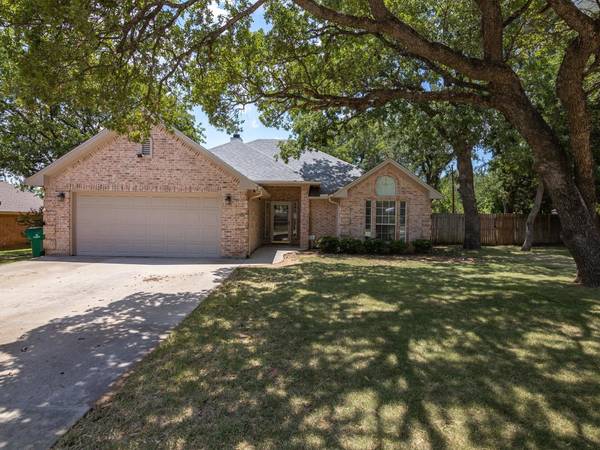 807 Shady Oaks Drive, Bridgeport, TX 76426