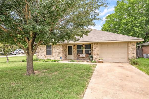 601 E Buffalo Street,  Forney,  TX 75126