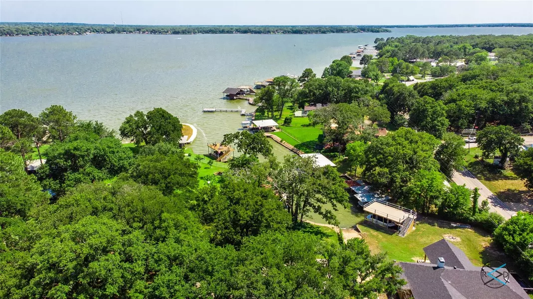 102 Pollyanna Drive, Gun Barrel City, TX 75156