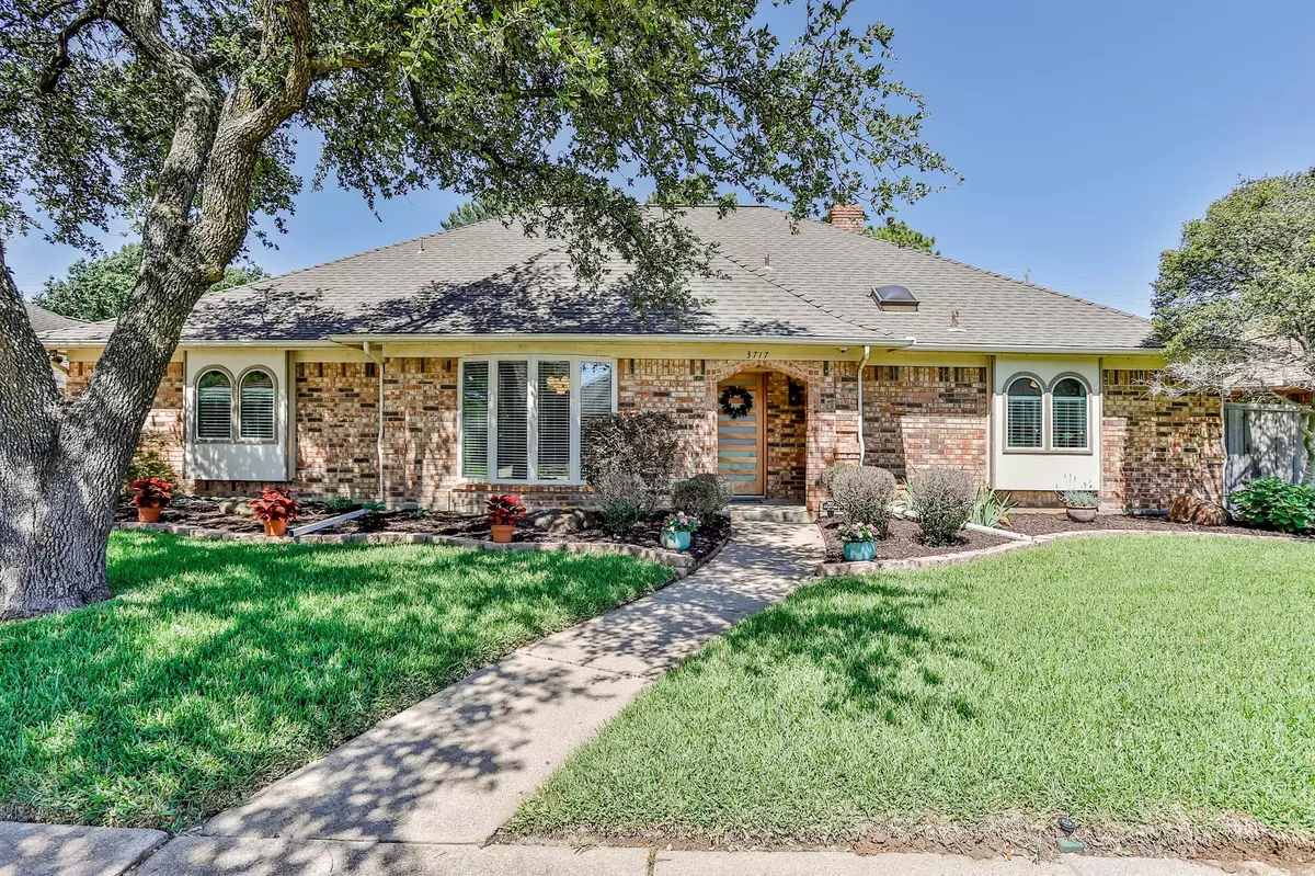 Bedford, TX 76021,3717 Edgefield Lane