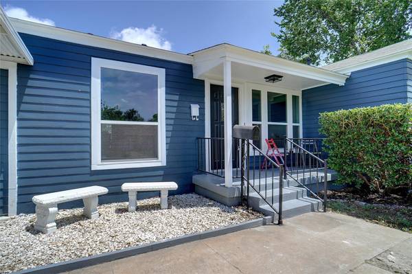 4620 Houghton Avenue, Fort Worth, TX 76107