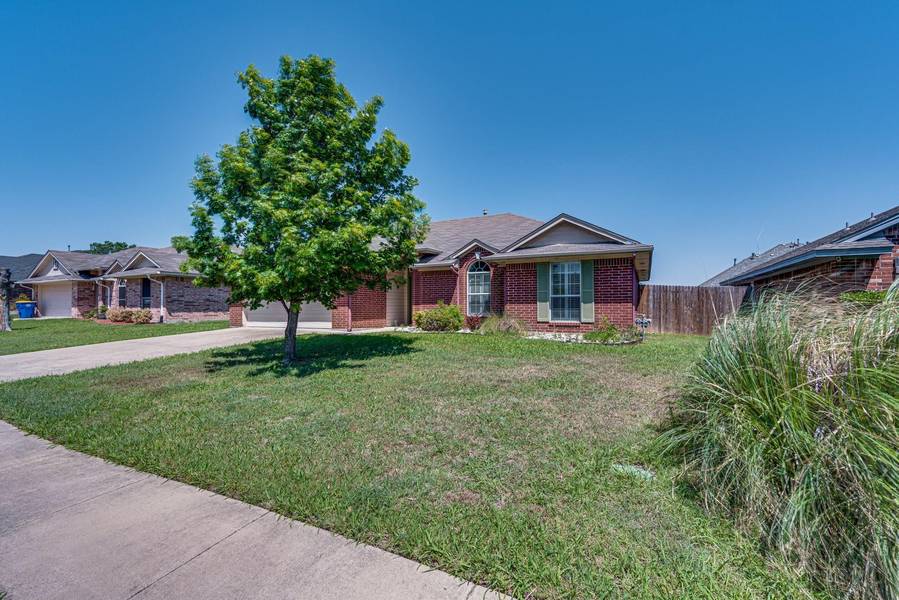 414 Harvest Hill Lane, Venus, TX 76084