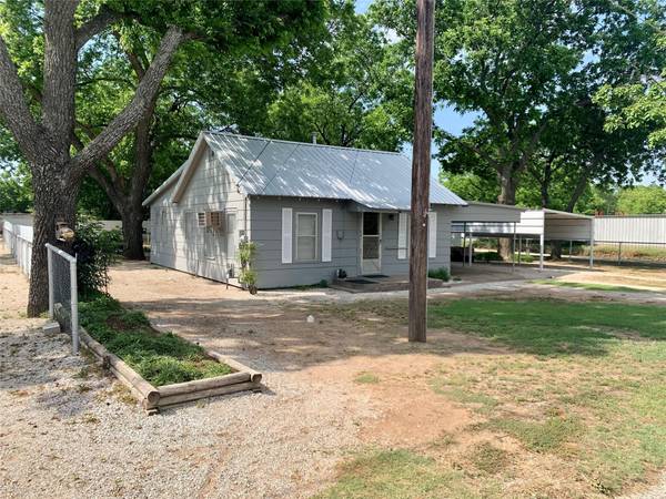 411 W Pine Street, Nocona, TX 76255