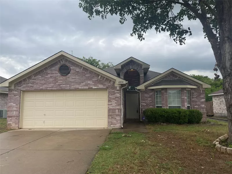 4804 Sapphire Lane, Granbury, TX 76049