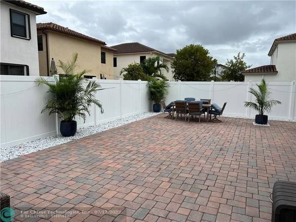 Hialeah, FL 33018,3521 W 92nd Pl