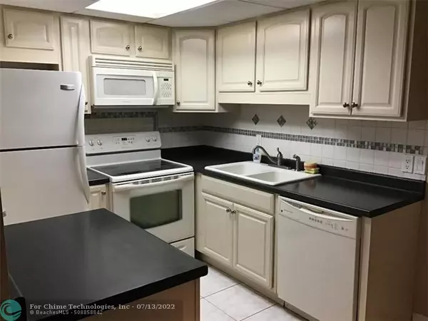 Deerfield Beach, FL 33442,2063 HARWOOD E  #2063