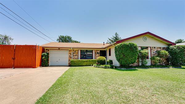 1006 Patricia Street, Irving, TX 75060