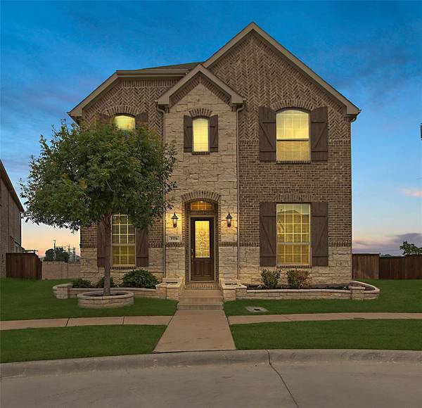 7179 Isle Royale Lane, Irving, TX 75063