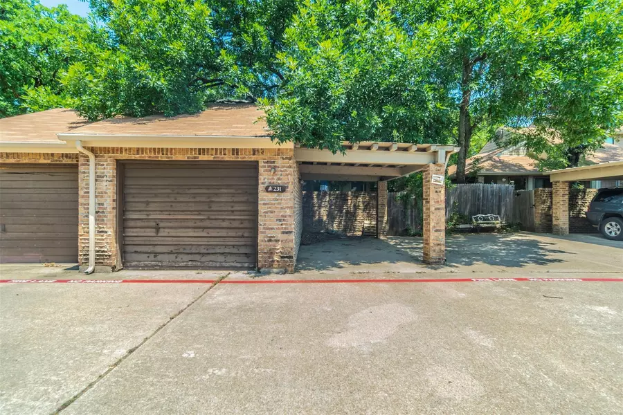 231 Shady Lane Drive, Fort Worth, TX 76112