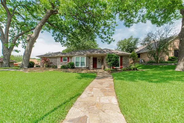 109 Crestwood Drive, Rockwall, TX 75087