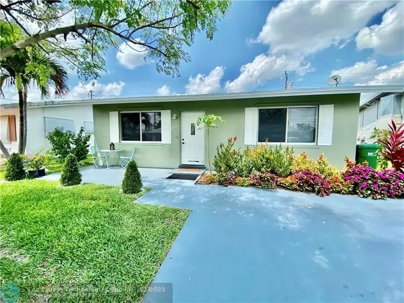 2715 NW 52nd St, Tamarac, FL 33309