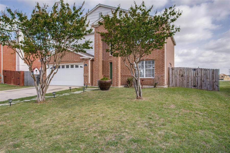 407 Harvard Drive, Glenn Heights, TX 75154