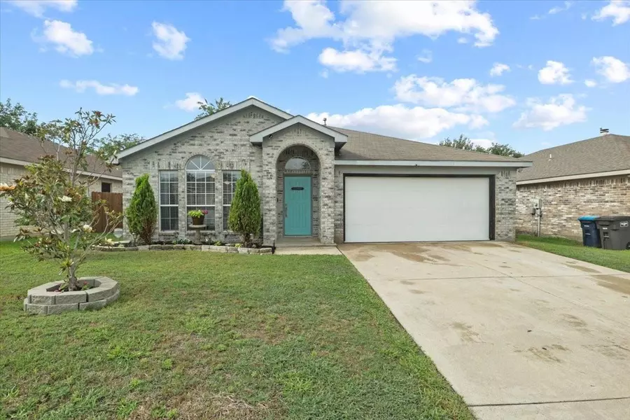 10417 Morning Dew Street, Fort Worth, TX 76108