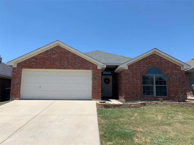 2220 Wakecrest Drive, Fort Worth, TX 76108