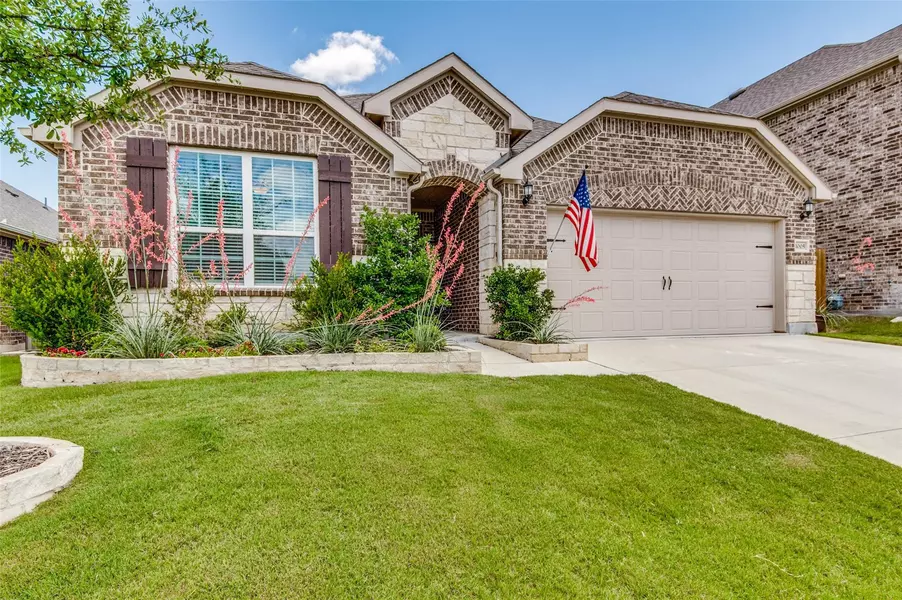 1005 Twisting Ridge Terrace, Fort Worth, TX 76052