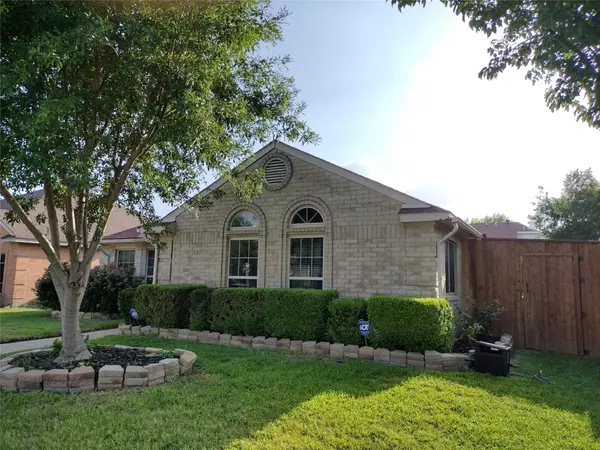 3005 Lawndale Drive,  Lancaster,  TX 75134