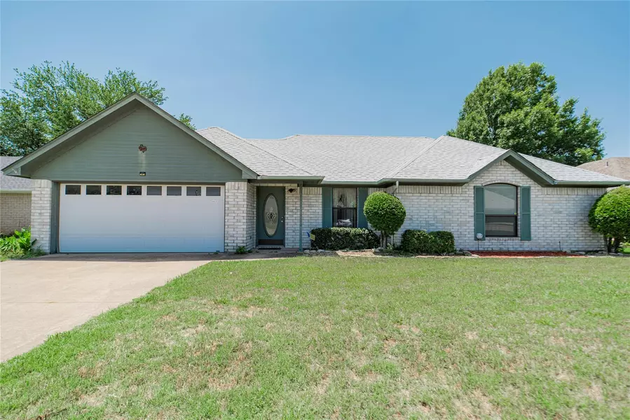 803 Tahiti Drive, Granbury, TX 76048