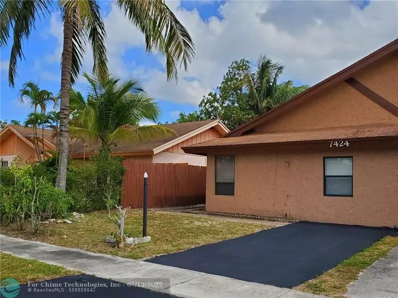 7424 SW 14th Ct, North Lauderdale, FL 33068