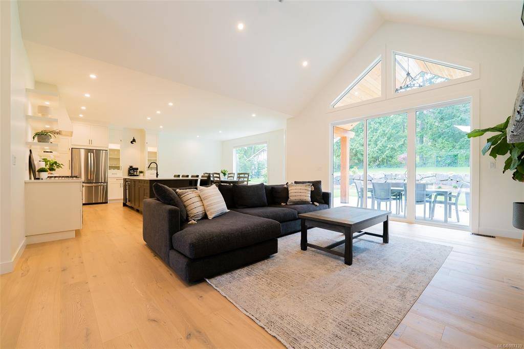 Lantzville, BC V0R 2H0,7763 Clark Dr
