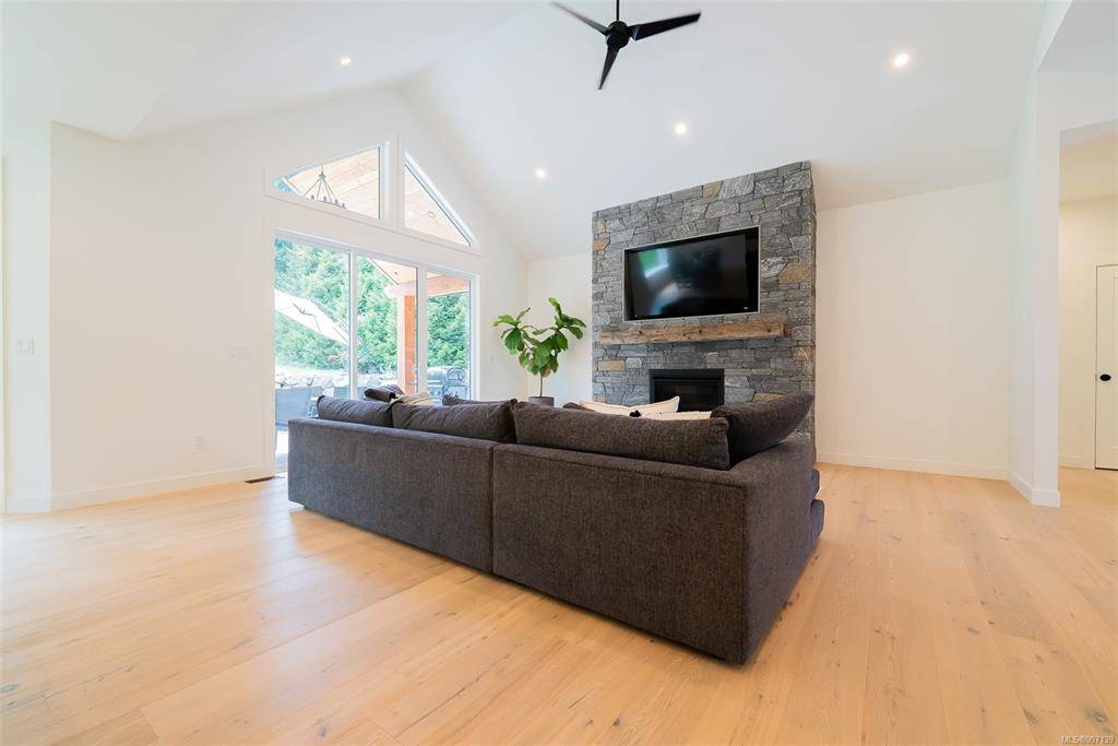 Lantzville, BC V0R 2H0,7763 Clark Dr