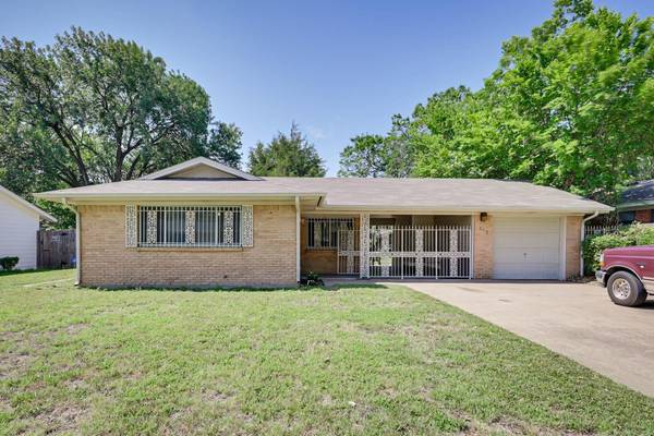 512 Mashburn Lane, Arlington, TX 76010