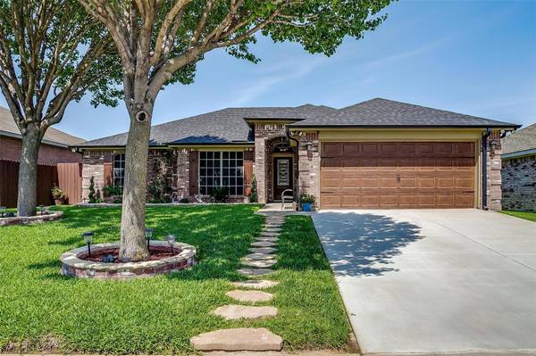 313 Rock Meadow Drive, Crowley, TX 76036