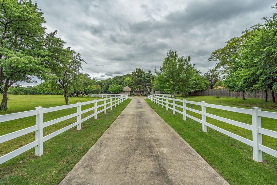 203 W Shady Shores Road, Shady Shores, TX 76208