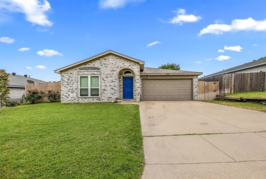 10917 Hornby Street, Fort Worth, TX 76108