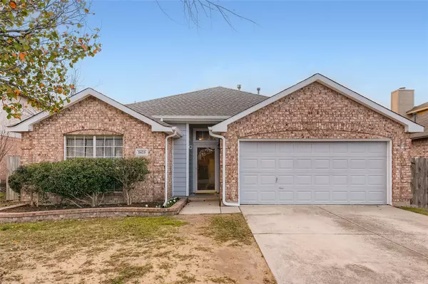 5425 Royal Birkdale Drive, Fort Worth, TX 76135