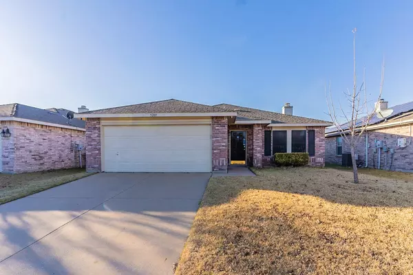 5209 Royal Burgess Drive, Fort Worth, TX 76135