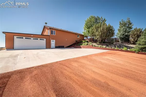 643 S Chimazo DR, Pueblo West, CO 81007