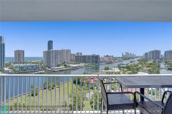 Hallandale Beach, FL 33009,137 Golden Isles Dr  #1405