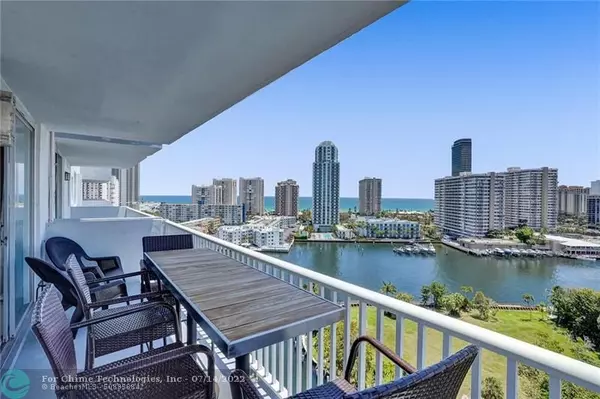 Hallandale Beach, FL 33009,137 Golden Isles Dr  #1405