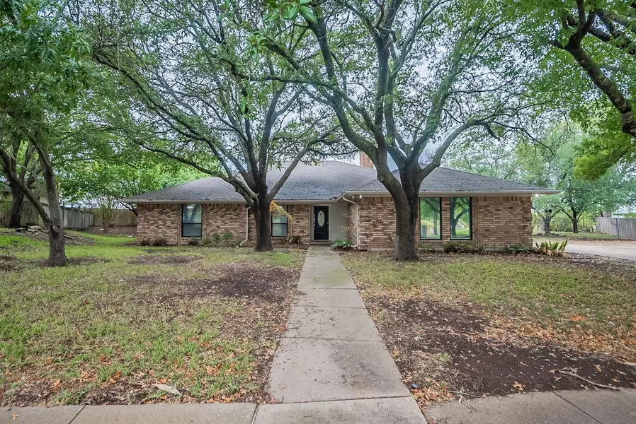 10184 Wandering Way Street, Benbrook, TX 76126