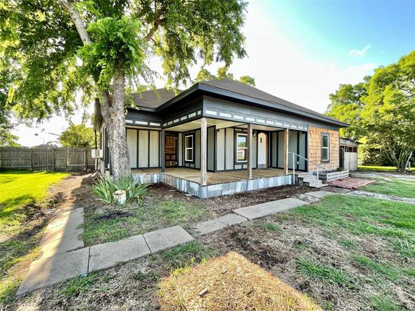 204 S 8th Street, Celeste, TX 75423