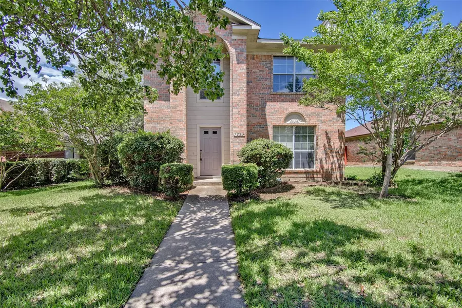 7767 Teal Drive, Fort Worth, TX 76137